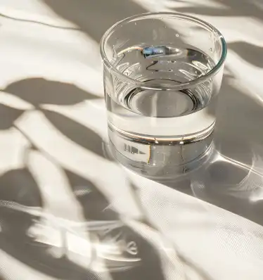 Скільки на день потрібно пити води та як це впливає на здоров'я?